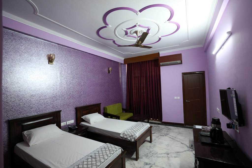 Patanjali Campus Room - Purple Theme